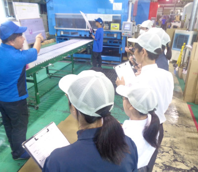 ７月　第１学年「職場見学」